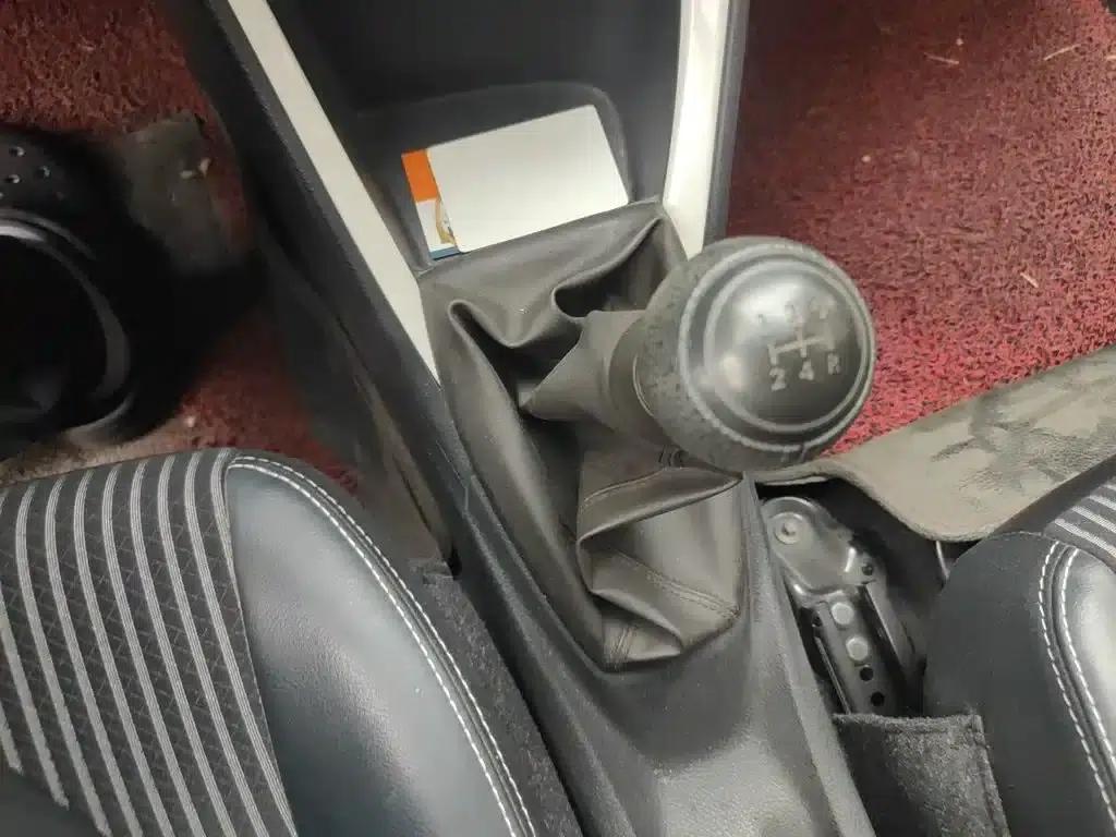 YARiS L Zhixuan 2015 1.5G Manual Dynamic Sunroof Special Edition — миниатюра 10