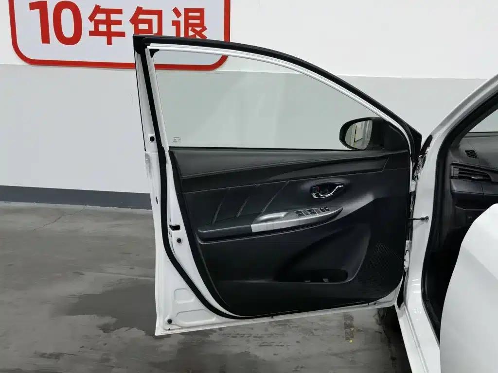 YARiS L Zhixuan 2015 1.5E Automatic Dynamic Edition — миниатюра 8