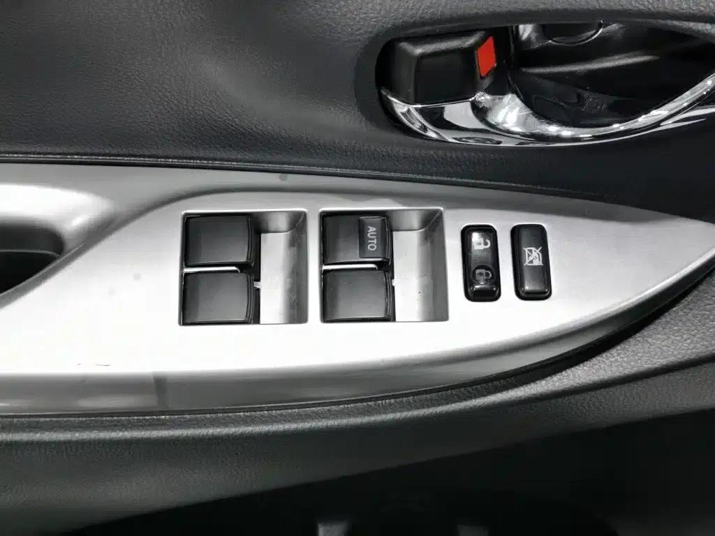 YARiS L Zhixuan 2015 1.5E Automatic Dynamic Edition — миниатюра 9
