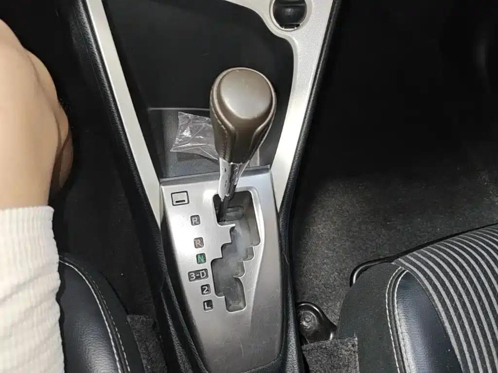 YARiS L Zhixuan 2015 1.5G Automatic Dynamic Sunroof Special Edition — миниатюра 14
