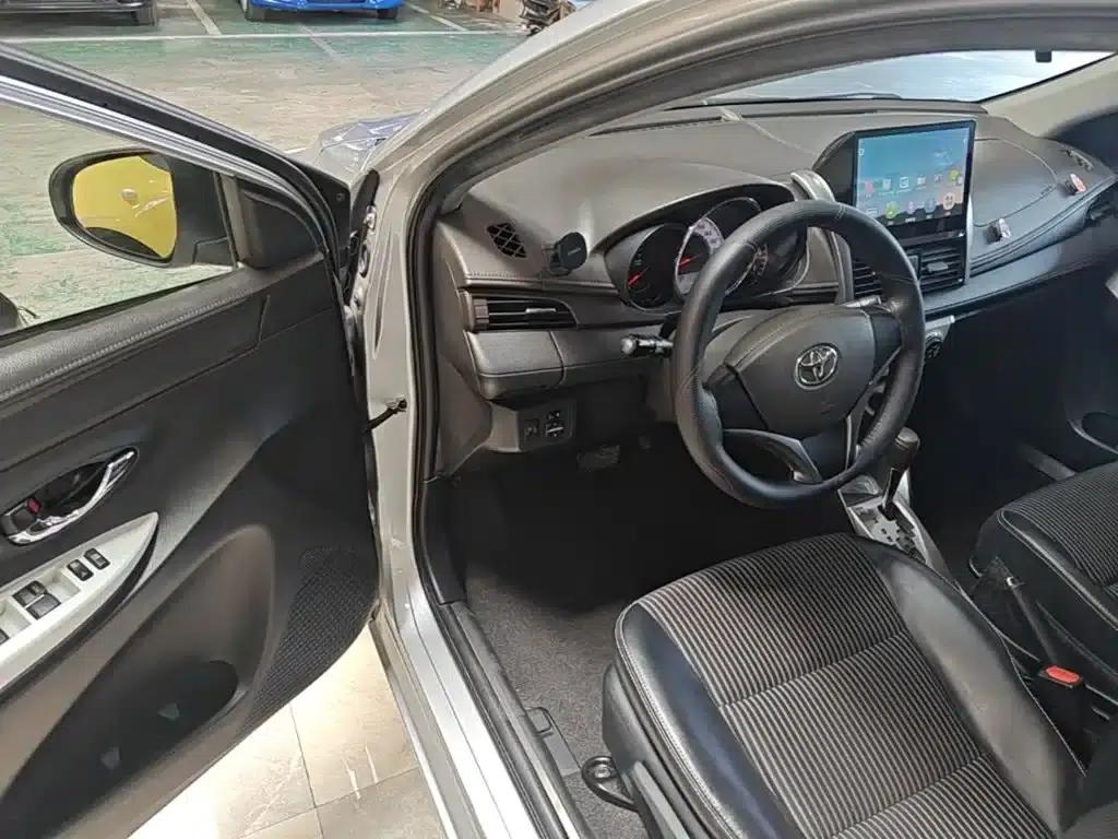 YARiS L Zhixuan 2015 1.5G Automatic Dynamic Sunroof Special Edition — миниатюра 16