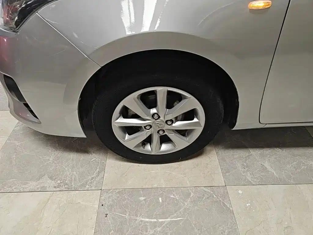 YARiS L Zhixuan 2015 1.5G Automatic Dynamic Sunroof Special Edition — миниатюра 23