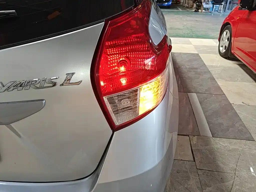 YARiS L Zhixuan 2015 1.5G Automatic Dynamic Sunroof Special Edition — миниатюра 8