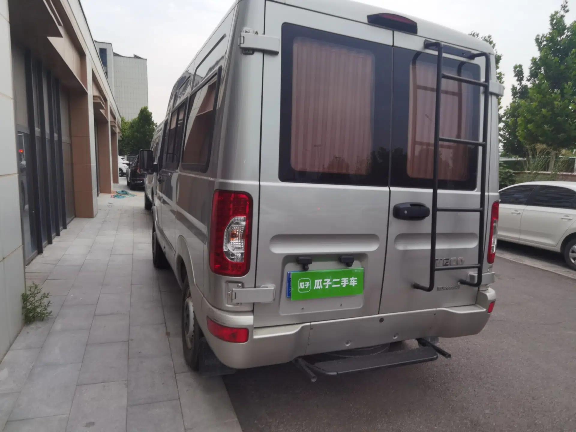 Iveco Power Daily Iveco Bodi 2018, 2.5-liter manual, 9-seater, high-roof, diesel-powered — миниатюра 4