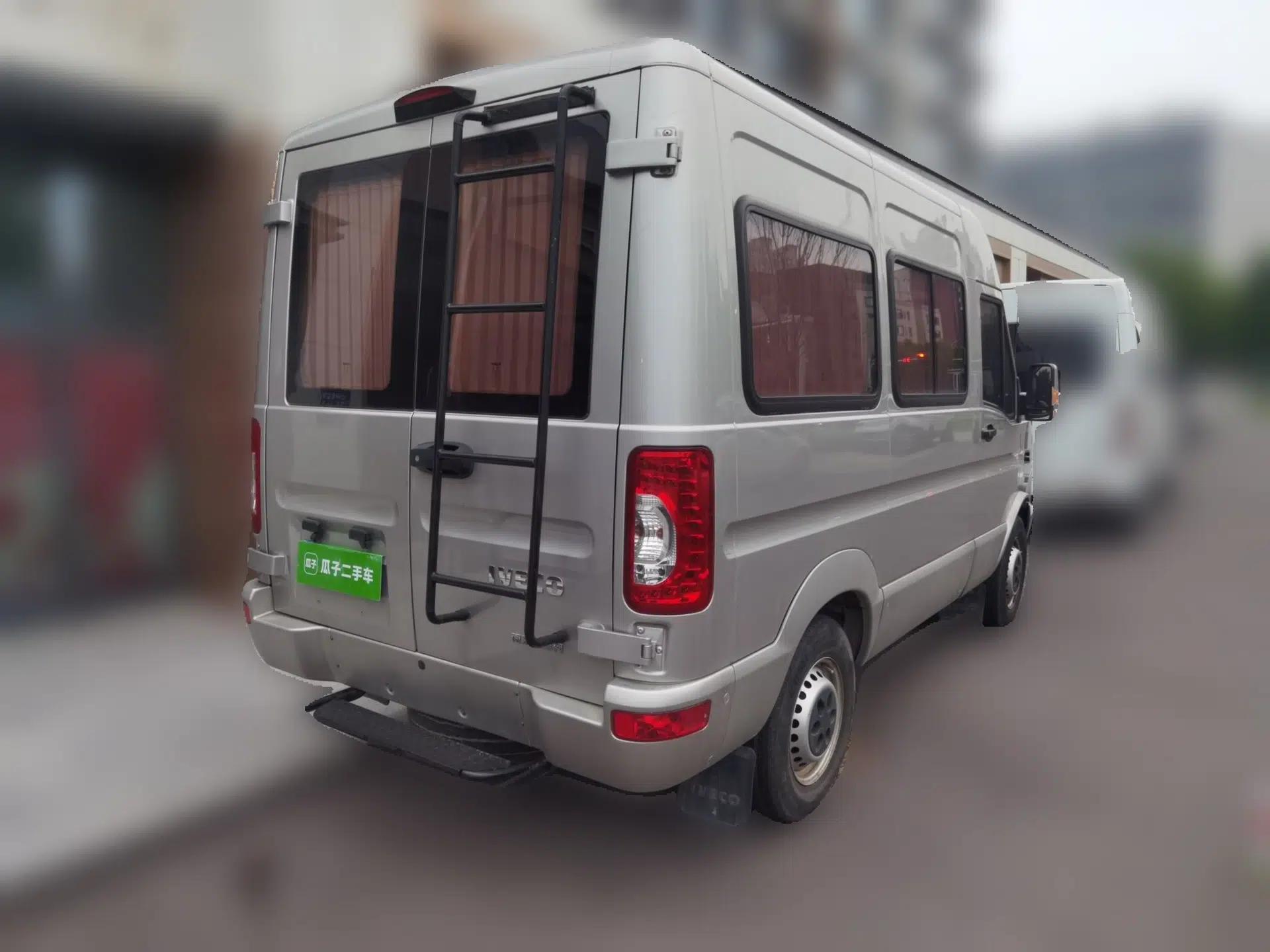 Iveco Power Daily Iveco Bodi 2018, 2.5-liter manual, 9-seater, high-roof, diesel-powered — миниатюра 6
