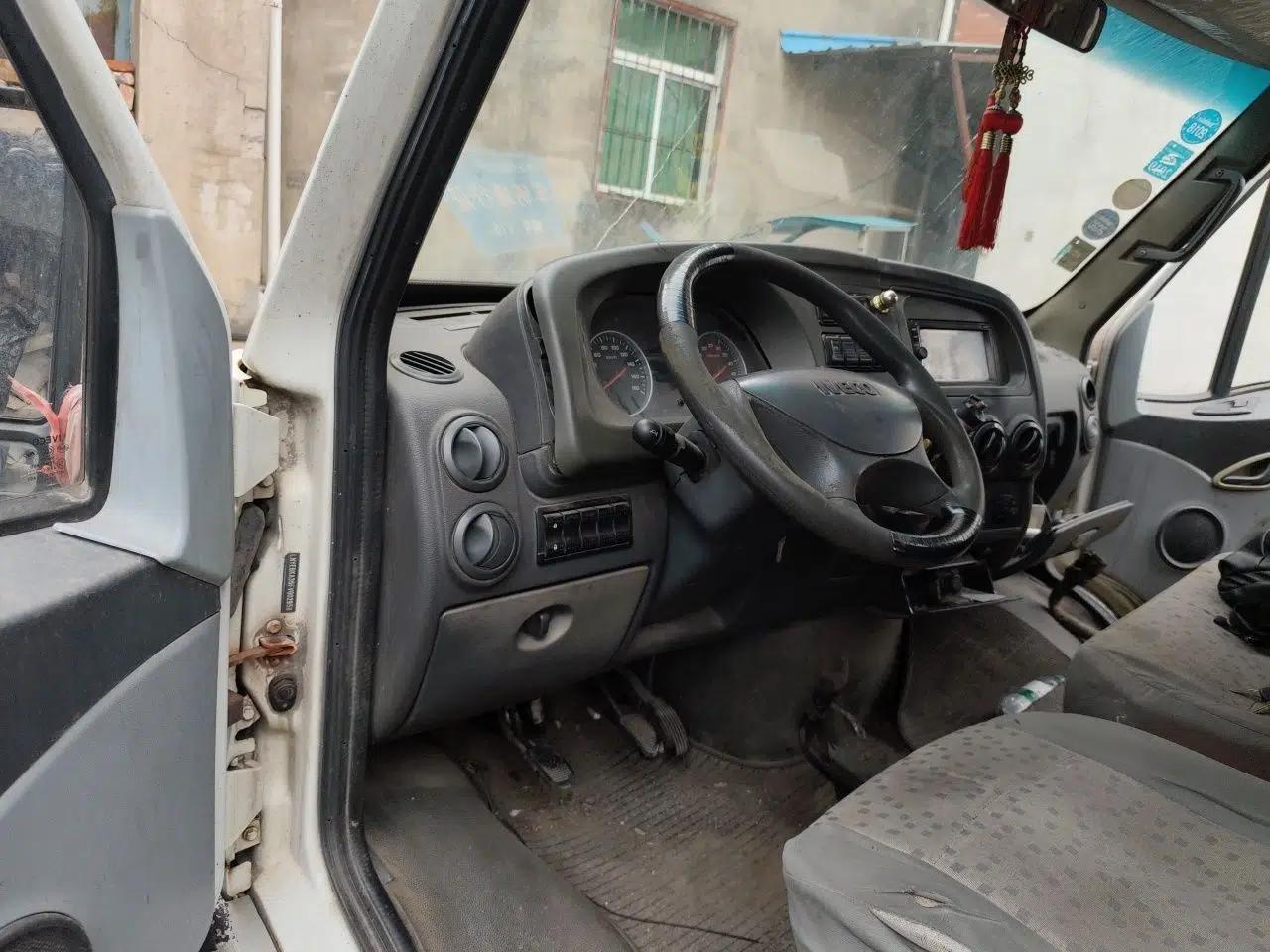 Iveco Power Daily 2013 2.5T-A37 Dual-Purpose High-Roof Van — миниатюра 16