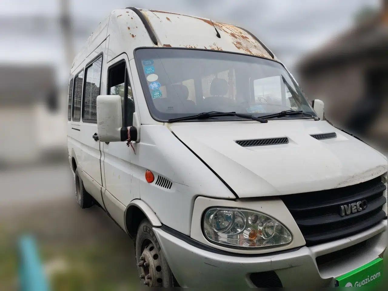 Iveco Power Daily 2013 2.5T-A37 Dual-Purpose High-Roof Van — миниатюра 3