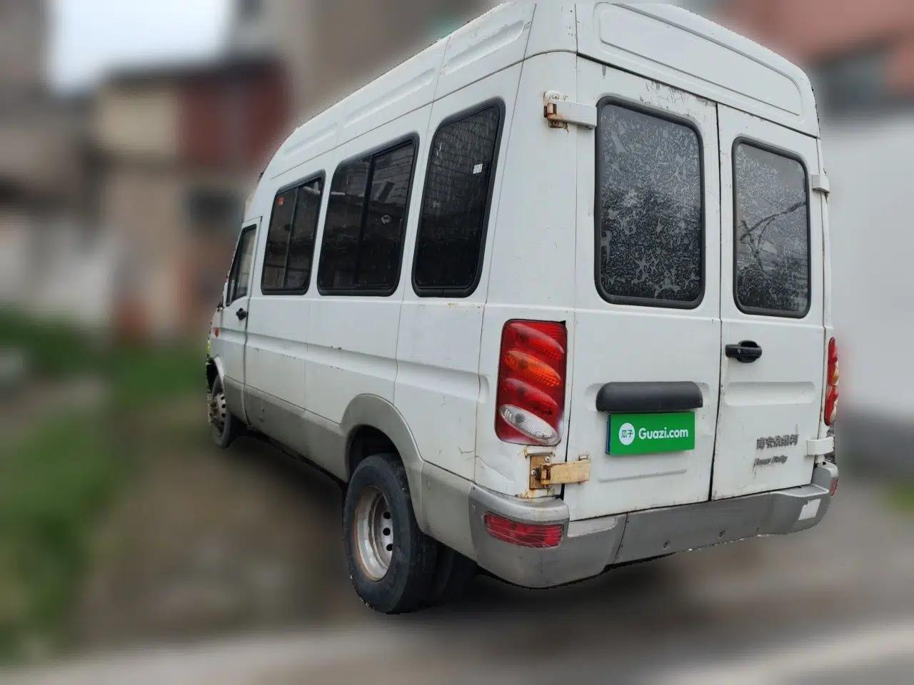 Iveco Power Daily 2013 2.5T-A37 Dual-Purpose High-Roof Van — миниатюра 4