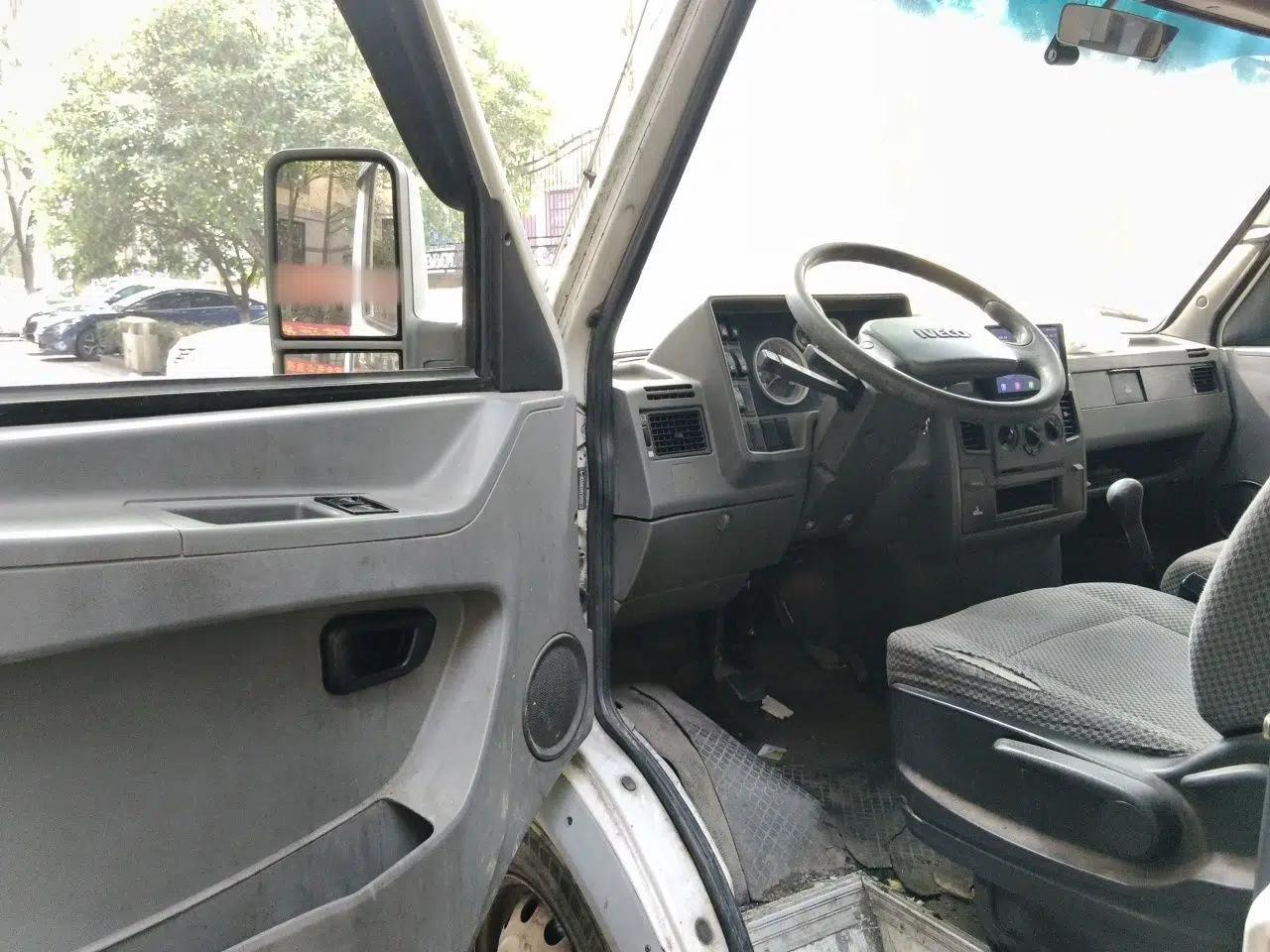 Iveco Daily 2017 2.5T A35 Passenger Van 5-7 Seats Model 47Z5 — миниатюра 16
