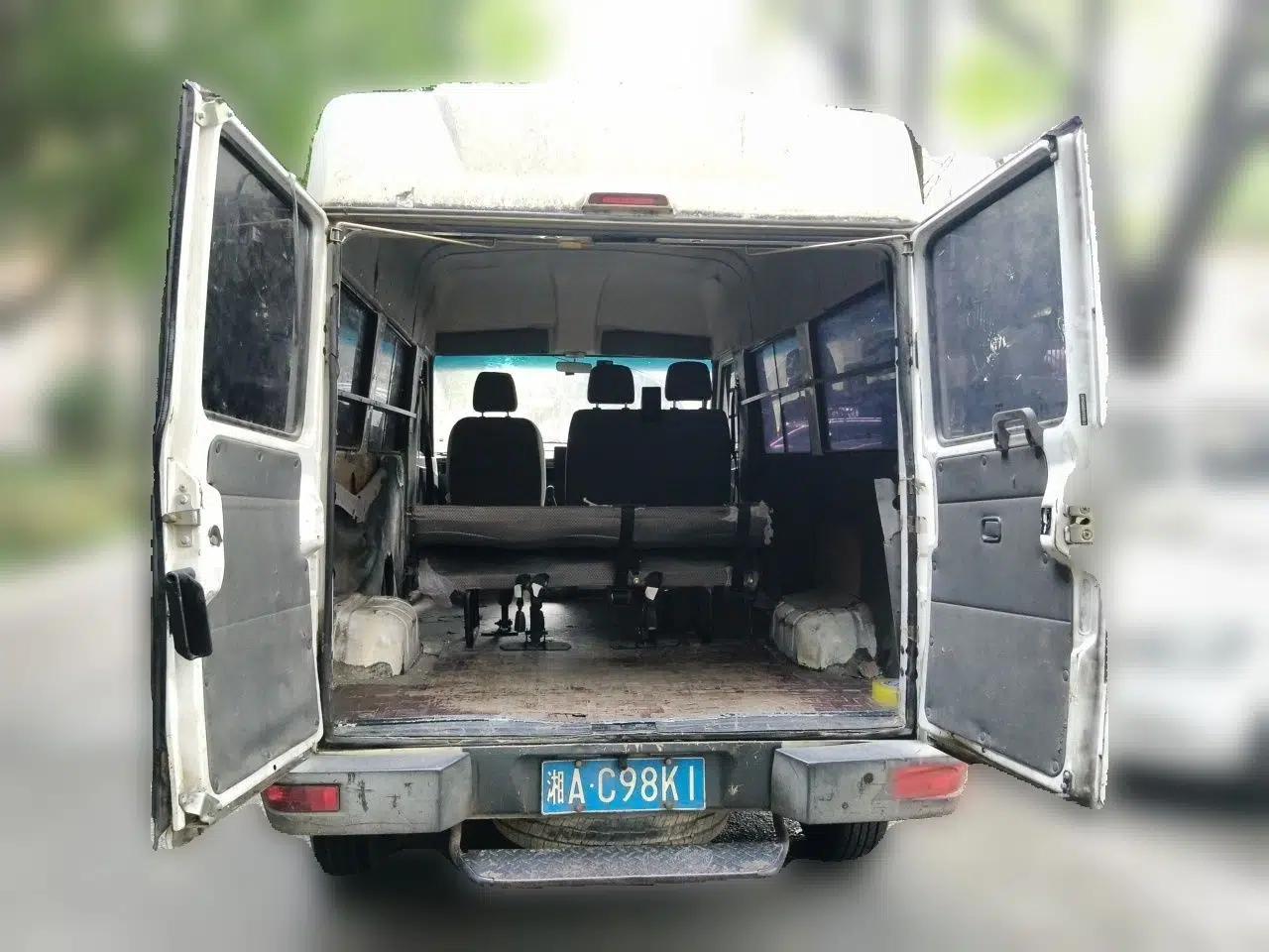 Iveco Daily 2017 2.5T A35 Passenger Van 5-7 Seats Model 47Z5 — миниатюра 19