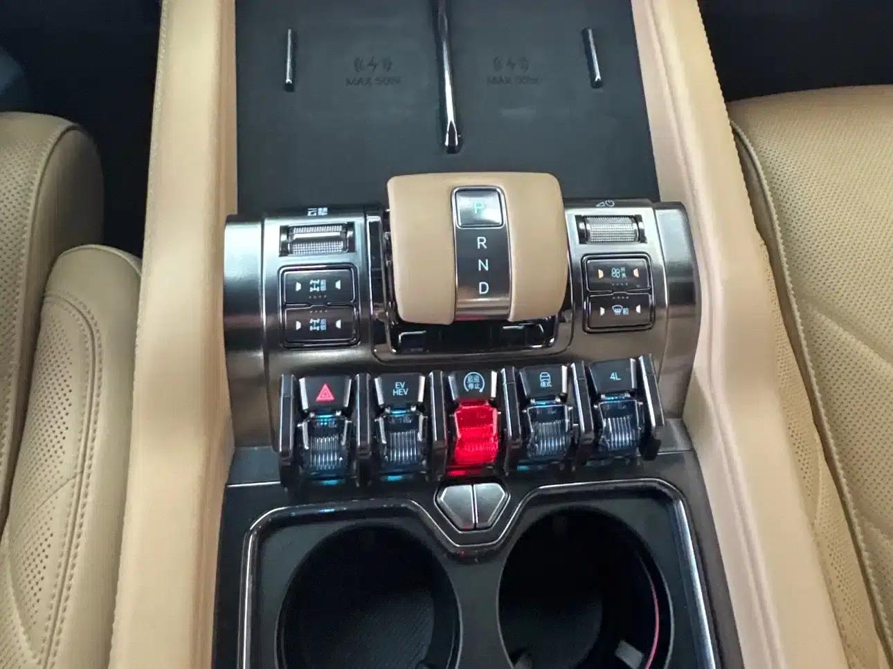 Leopard 8 2025 Smart & Brave Flagship Edition 7-Seater — миниатюра 13