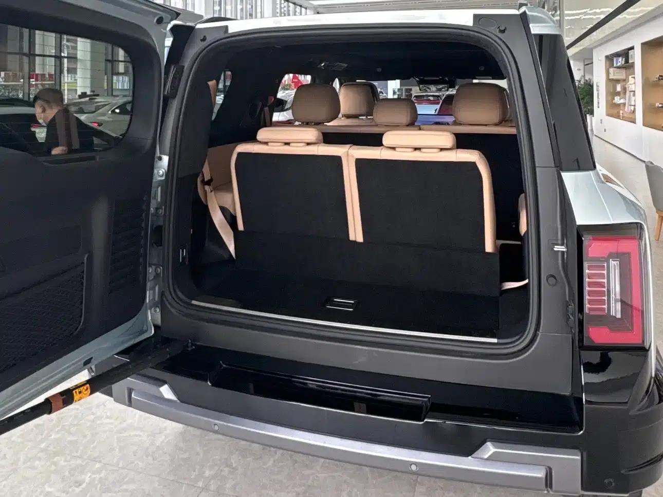 Leopard 8 2025 Smart & Brave Flagship Edition 7-Seater — миниатюра 15