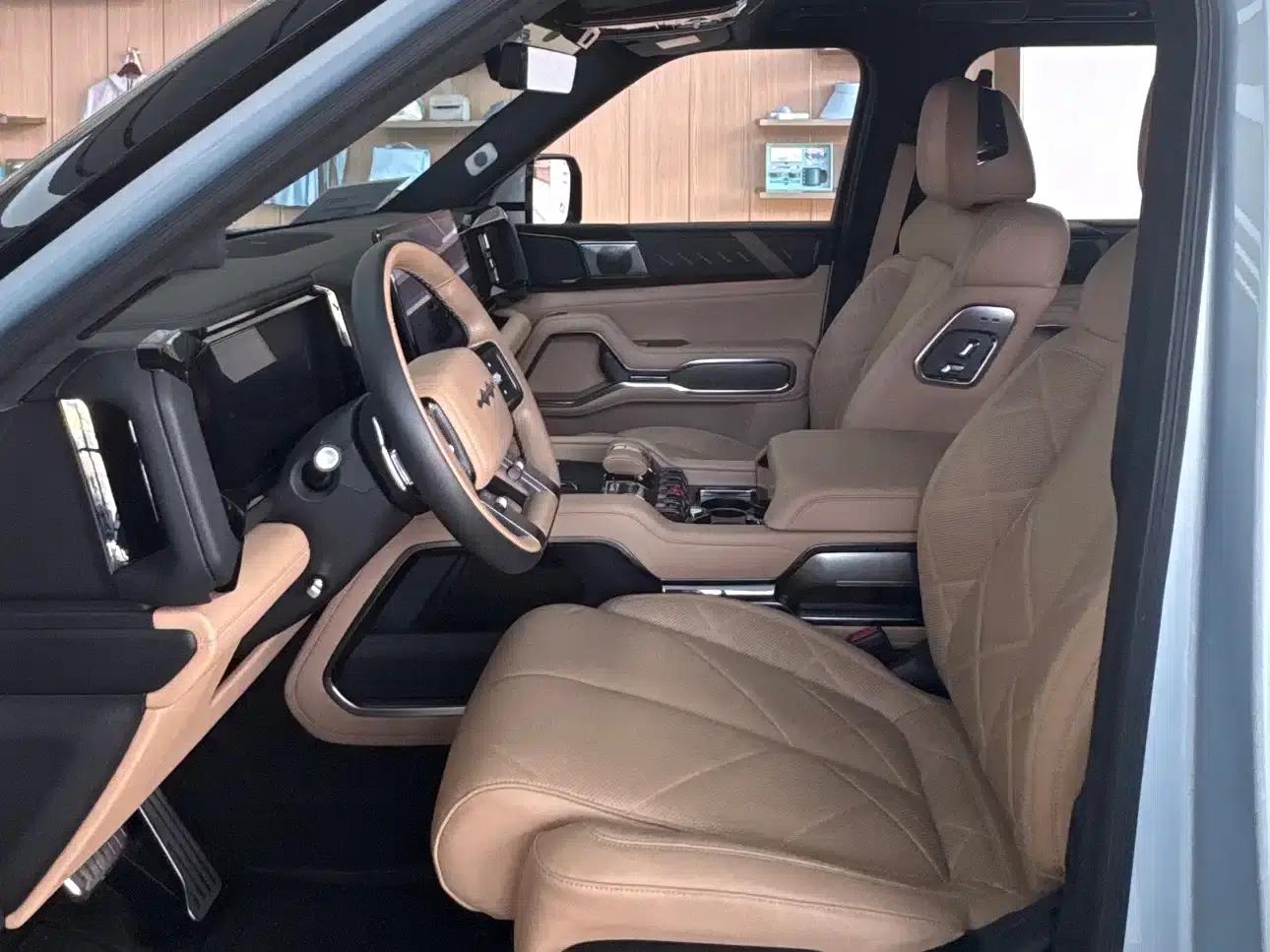 Leopard 8 2025 Smart & Brave Flagship Edition 7-Seater — миниатюра 9