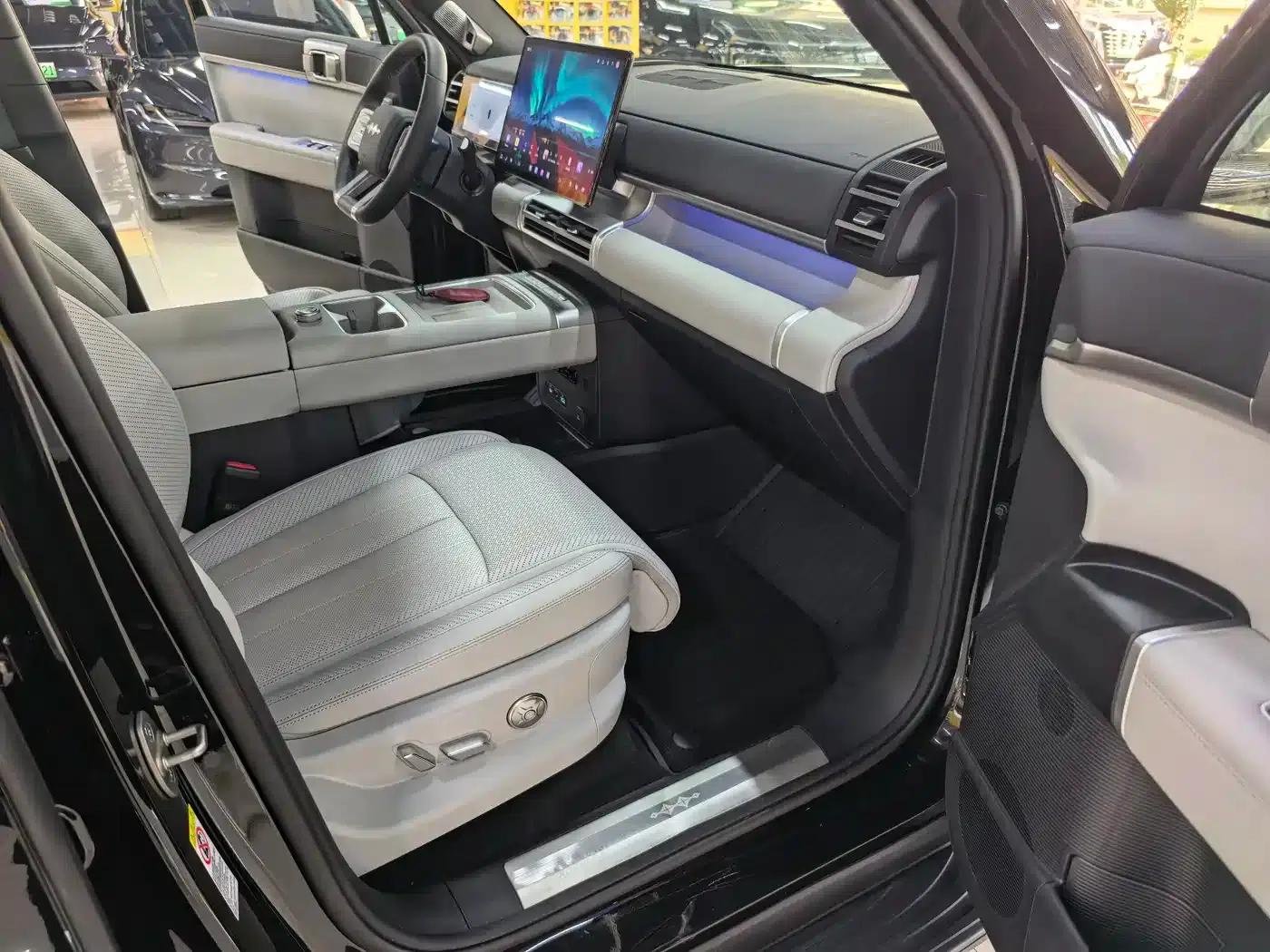Titanium 7 2025 Model 190KM 4WD Ultra Edition — миниатюра 10