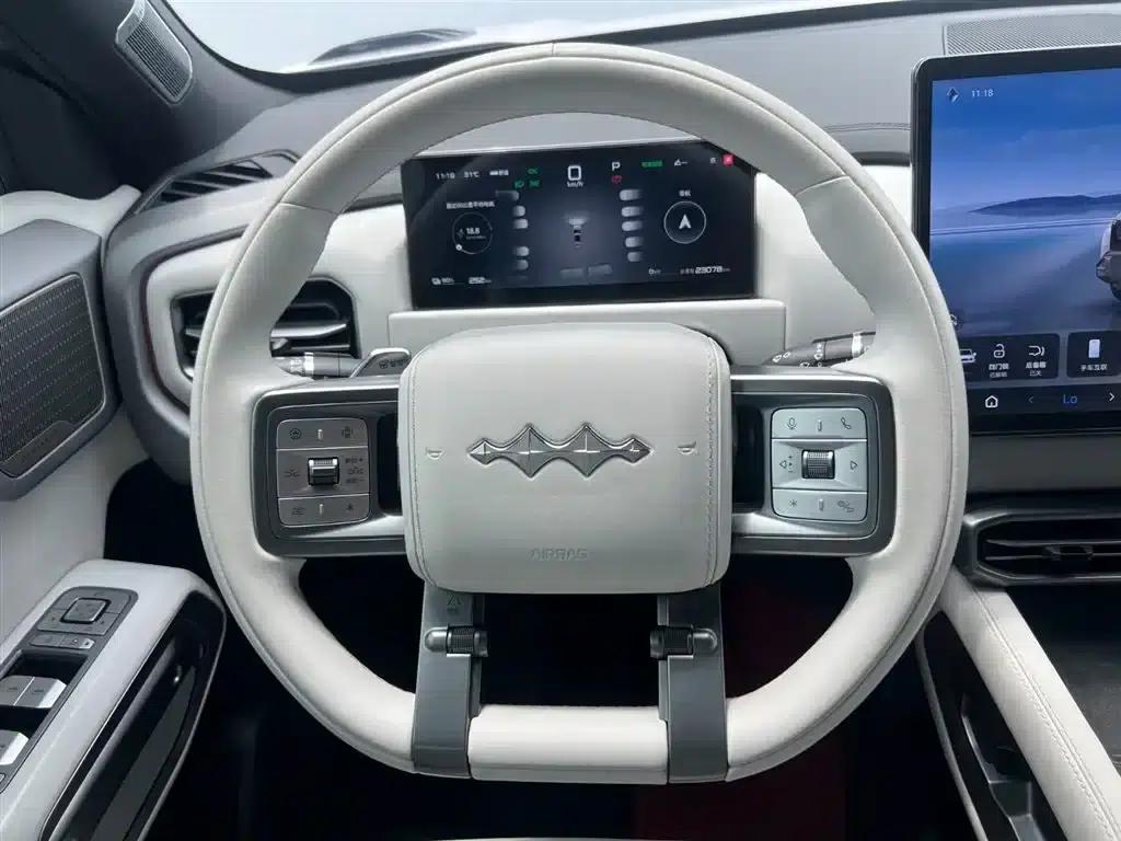 Titanium 3 2025 Model 501KM AWD Ultra Edition — миниатюра 12