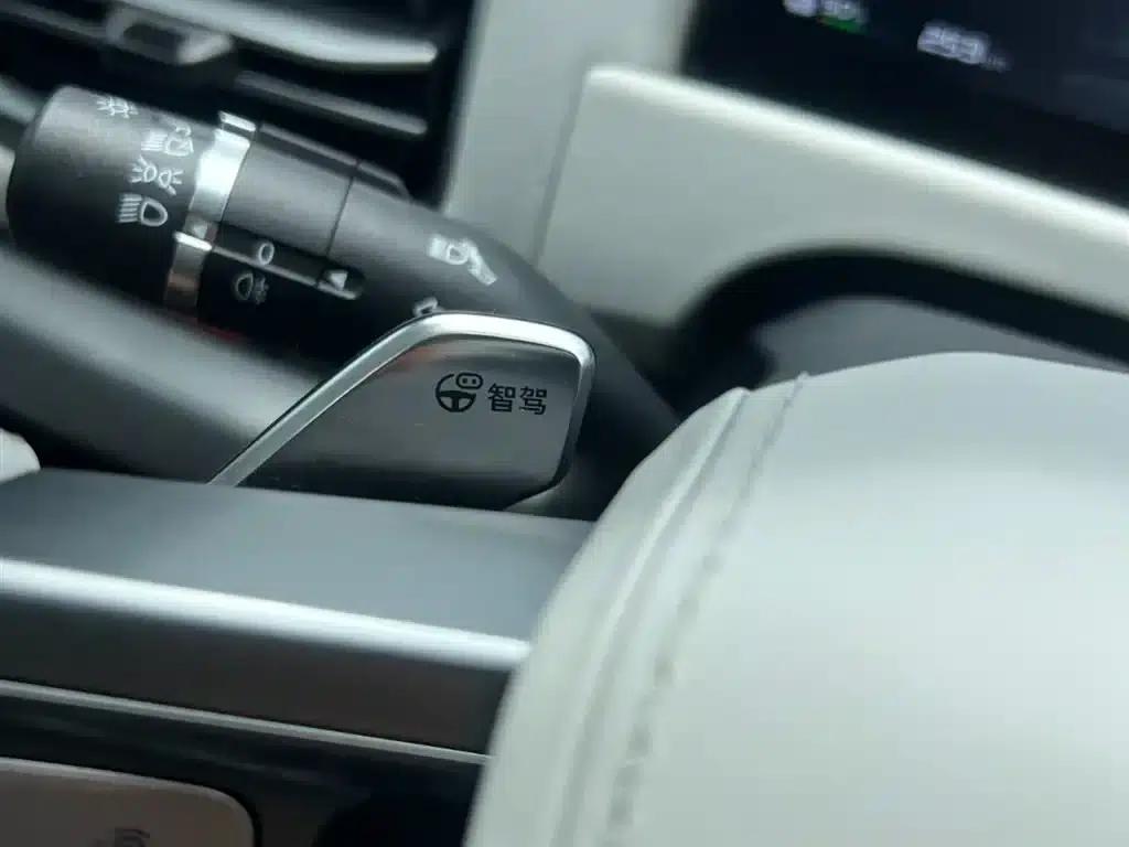 Titanium 3 2025 Model 501KM AWD Ultra Edition — миниатюра 13