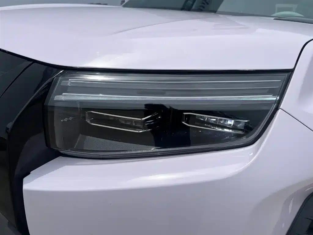 Titanium 3 2025 Model 501KM AWD Ultra Edition — миниатюра 20