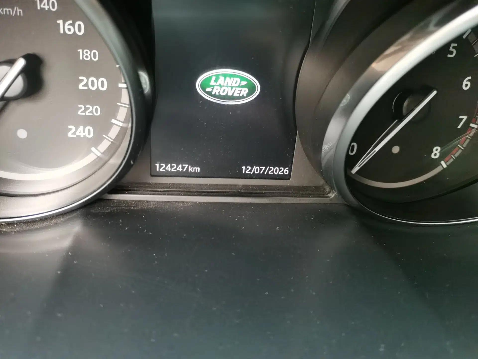 Land Rover Discovery Sport 2017 2.0T SE — миниатюра 12