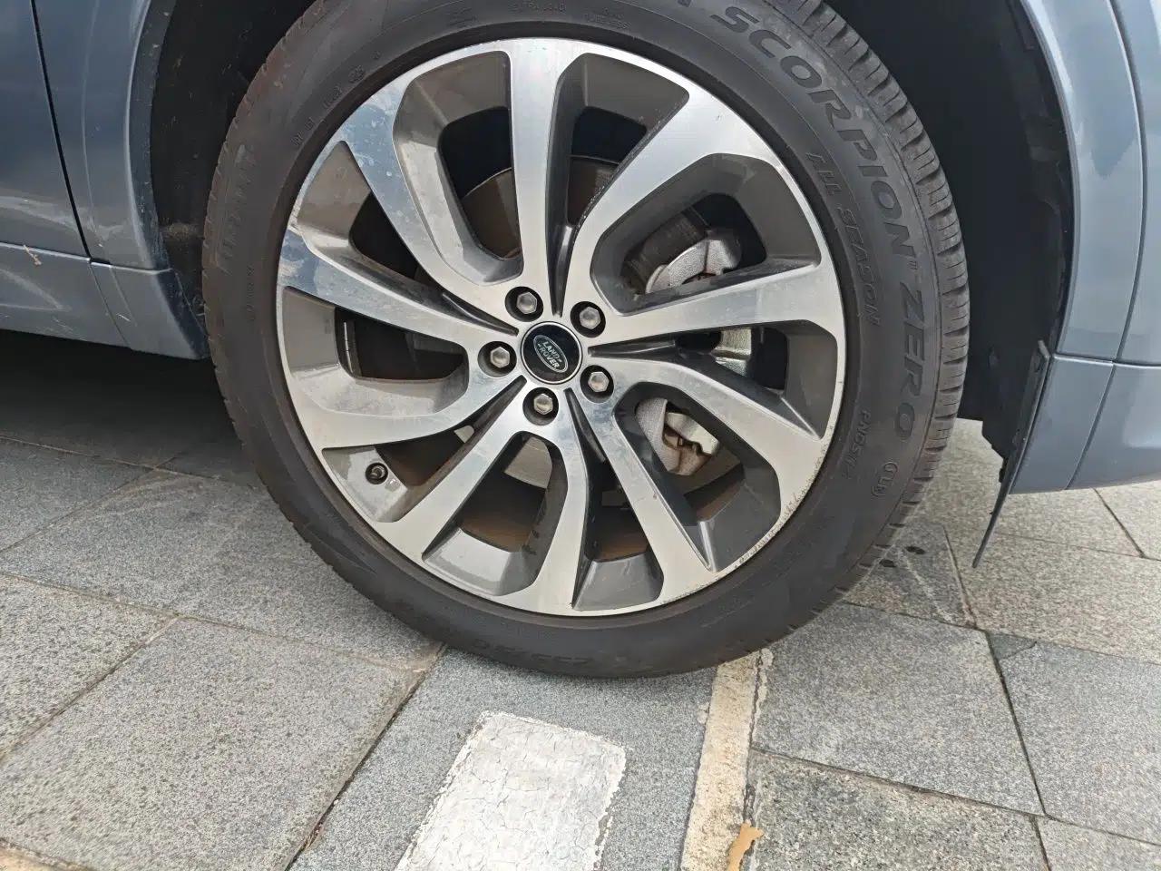 Land Rover Discovery Sport 2020 249 PS R-Dynamic Performance Edition — миниатюра 8