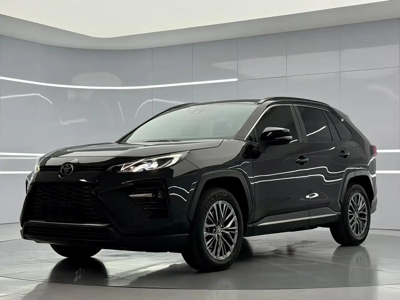 2024 Toyota RAV4 2.0L CVT 2WD Luxury PLUS Edition — миниатюра 1