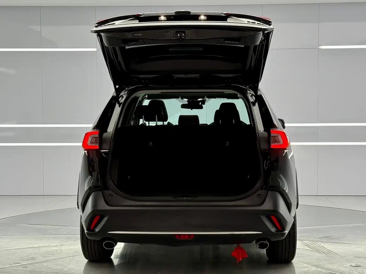 2024 Toyota RAV4 2.0L CVT 2WD Luxury PLUS Edition — миниатюра 13