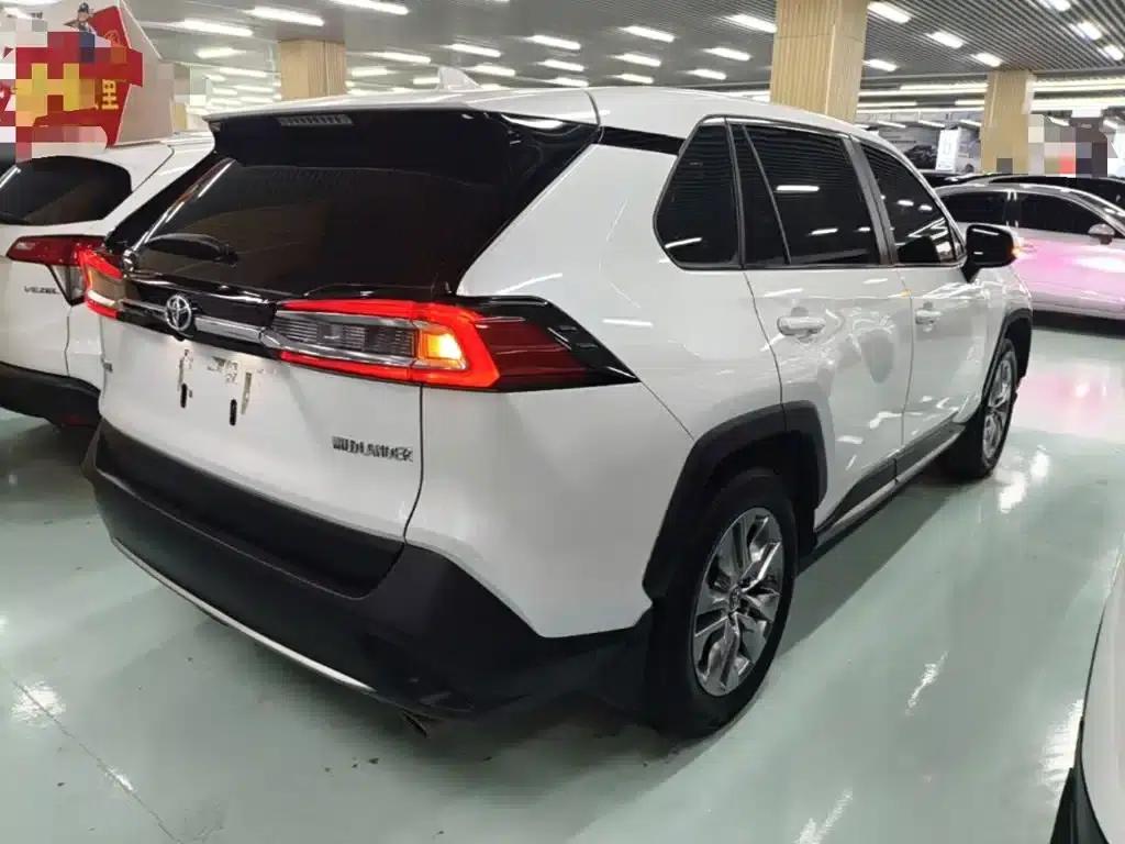 2022 Toyota RAV4 2.0L CVT 2WD Luxury Edition — миниатюра 7
