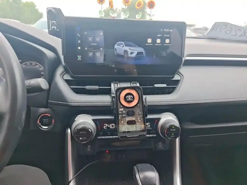 2023 Toyota RAV4 2.0L CVT 4WD Luxury PLUS Edition — миниатюра 13