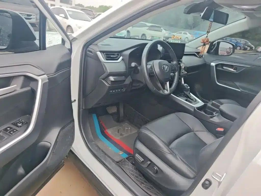 2023 Toyota RAV4 2.0L CVT 4WD Luxury PLUS Edition — миниатюра 16