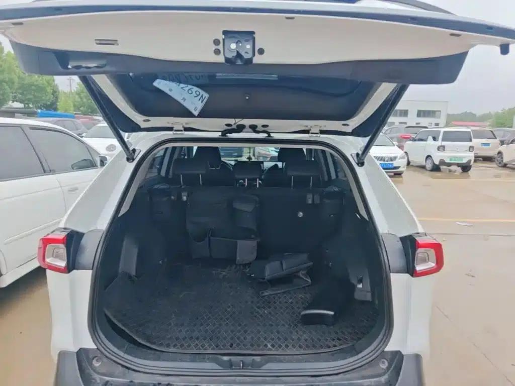 2023 Toyota RAV4 2.0L CVT 4WD Luxury PLUS Edition — миниатюра 19