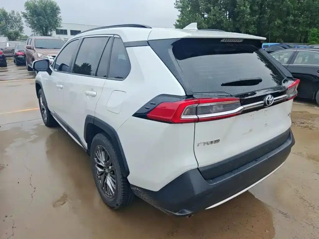 2023 Toyota RAV4 2.0L CVT 4WD Luxury PLUS Edition — миниатюра 5
