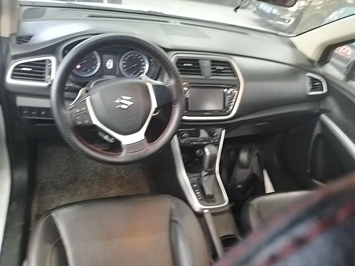 Suzuki S-Cross 2014 1.6L CVT Two-Wheel Drive Elite Version — миниатюра 12