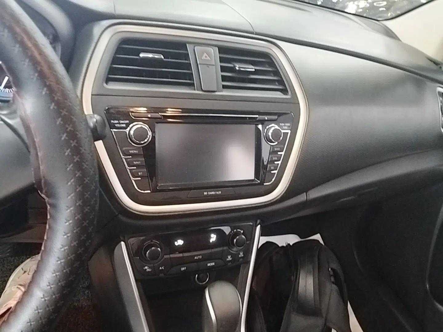 Suzuki S-Cross 2014 1.6L CVT Two-Wheel Drive Elite Version — миниатюра 15