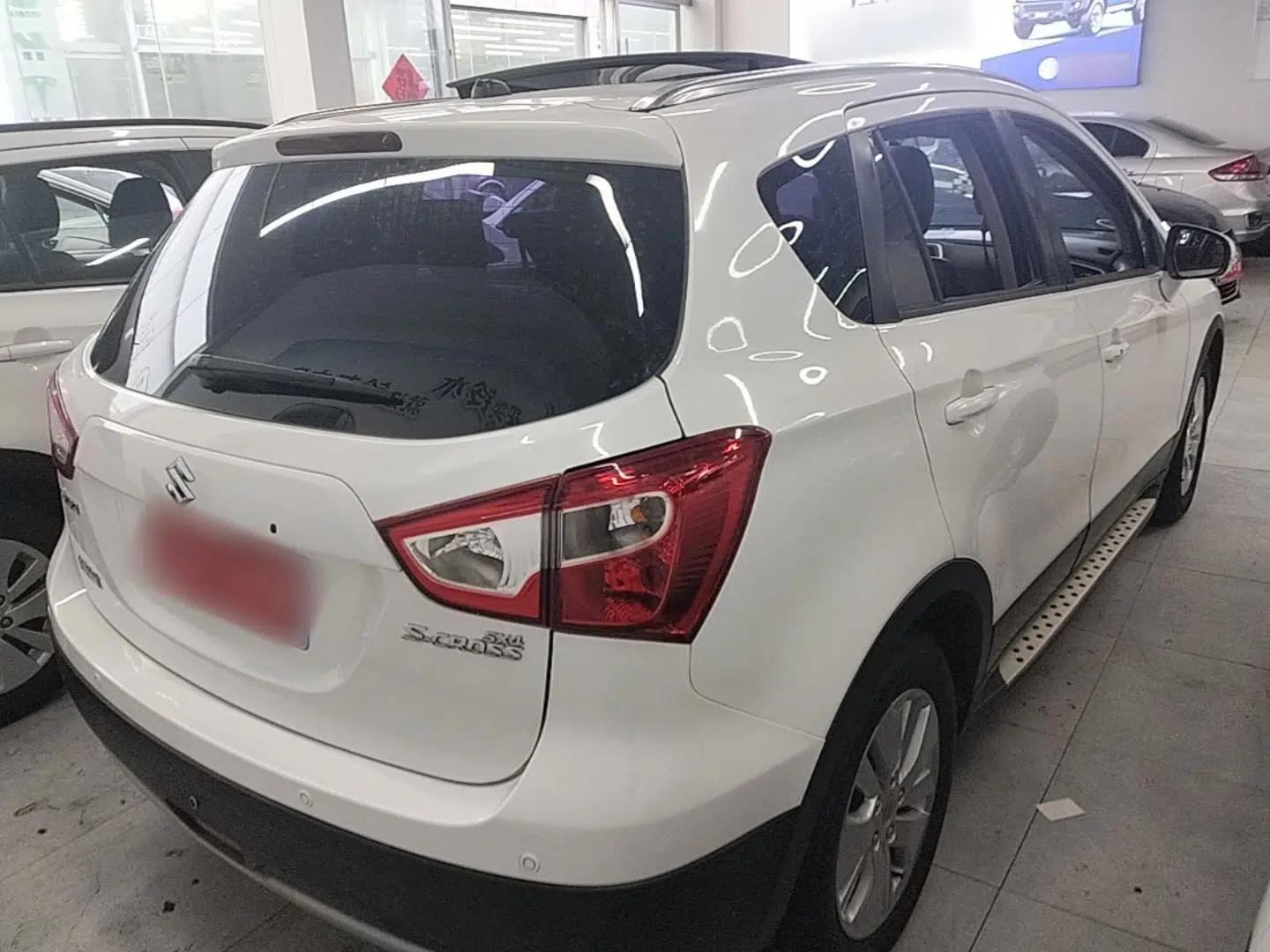 Suzuki S-Cross 2014 1.6L CVT Two-Wheel Drive Elite Version — миниатюра 6