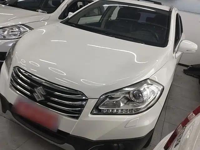 Suzuki S-Cross 2014 1.6L CVT Two-Wheel Drive Elite Version