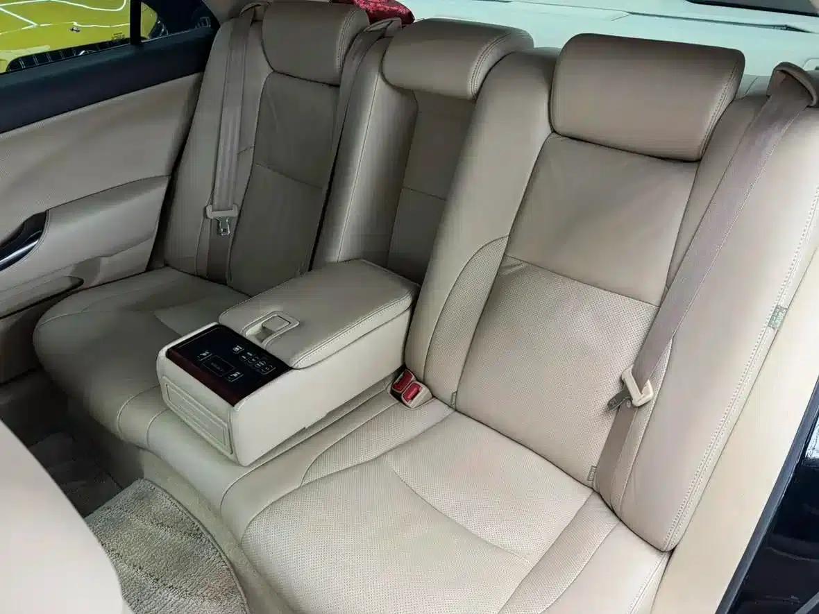 Crown 2011 2.5L Royal Leather Sunroof Special Edition — миниатюра 11