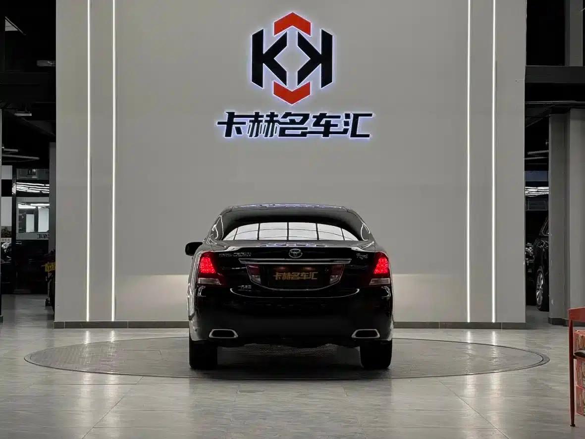 Crown 2011 2.5L Royal Leather Sunroof Special Edition — миниатюра 5