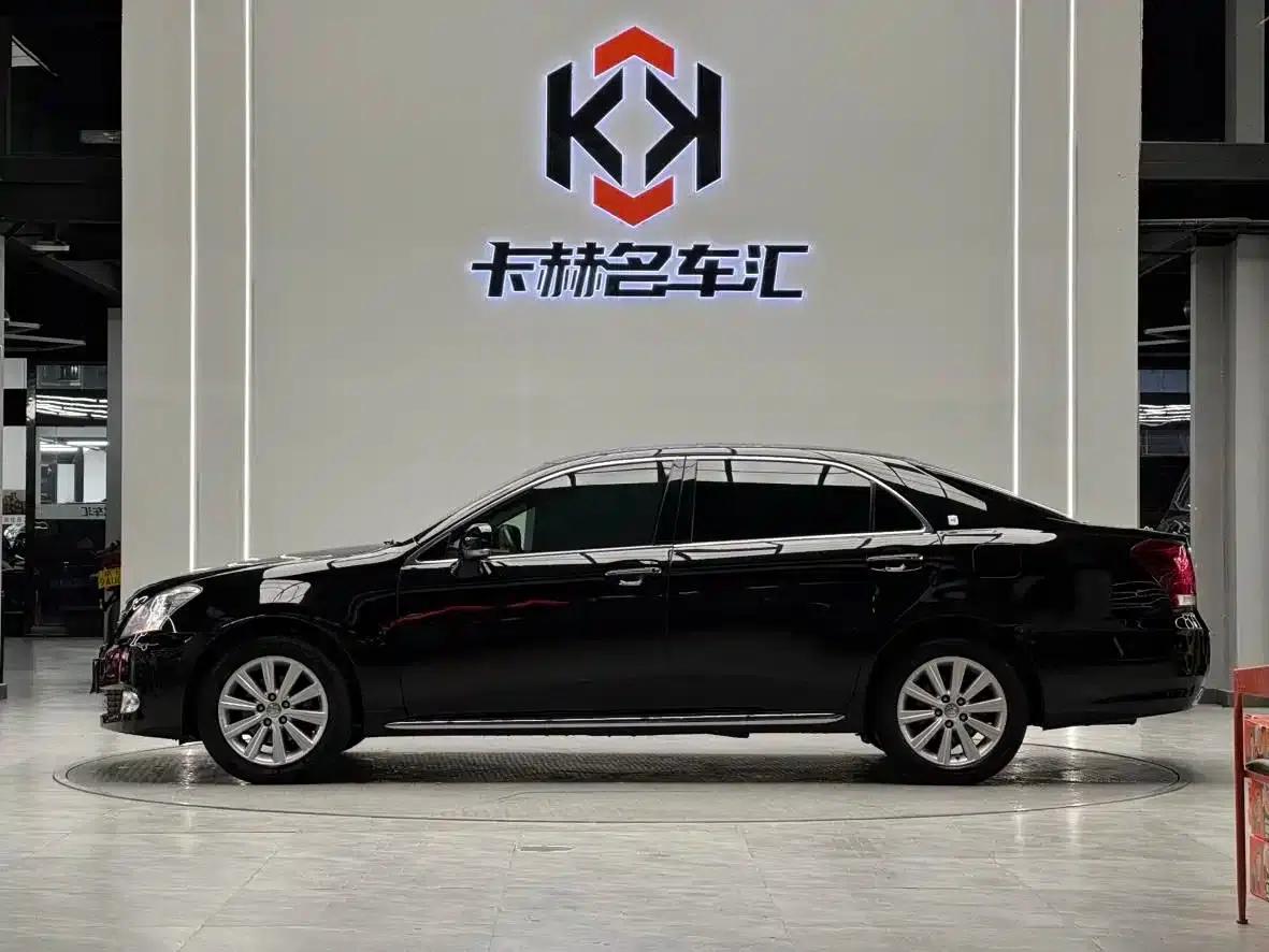 Crown 2011 2.5L Royal Leather Sunroof Special Edition — миниатюра 7