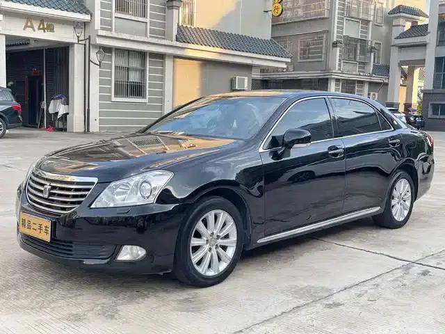 Crown 2010 2.5L Royal Leather Sunroof Edition