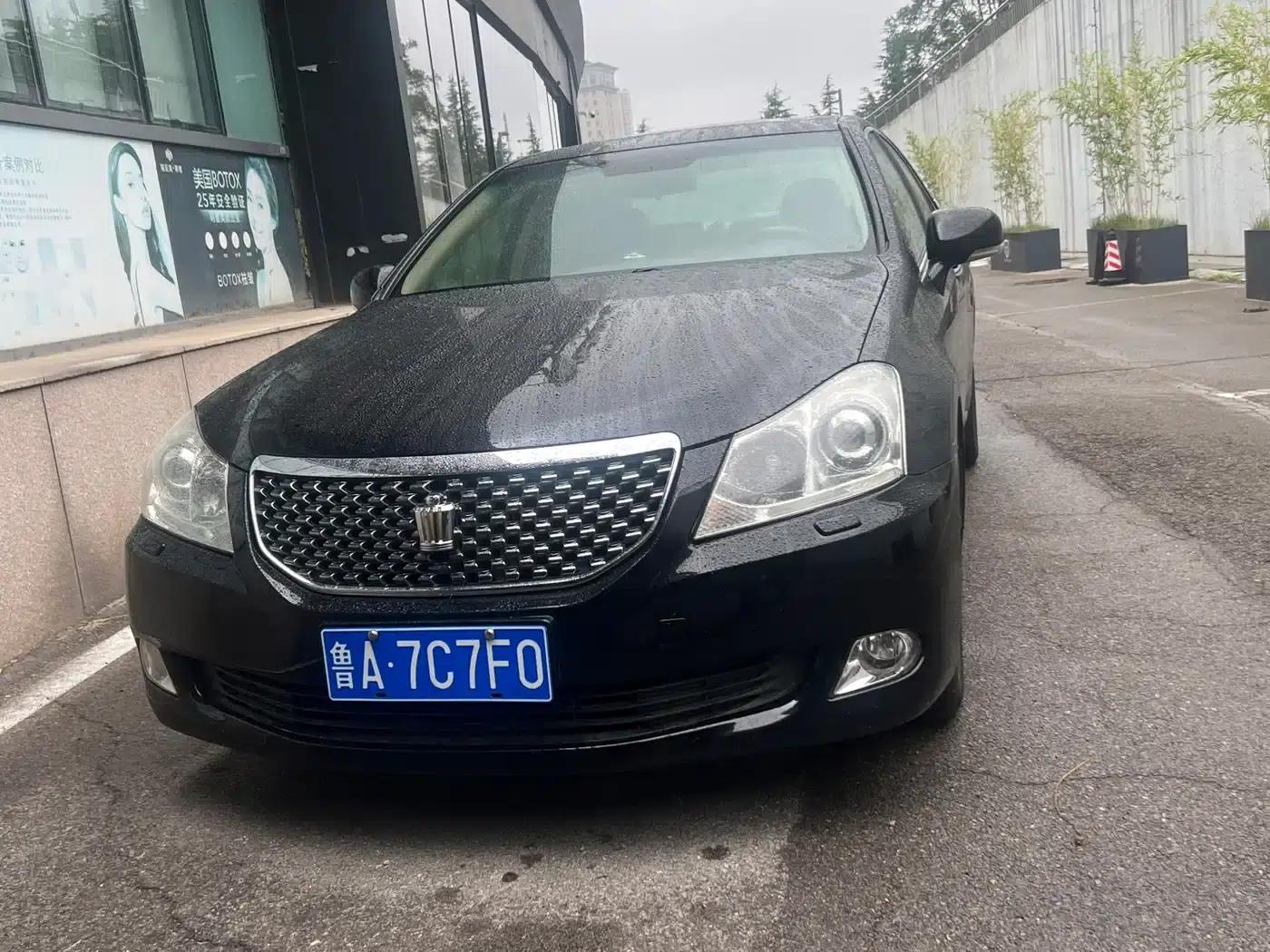 Crown 2010 3.0L Royal Leather Edition — миниатюра 2