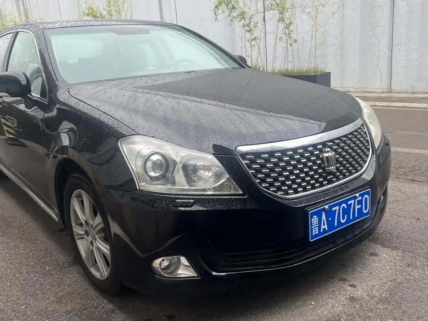 Crown 2010 3.0L Royal Leather Edition — миниатюра 3