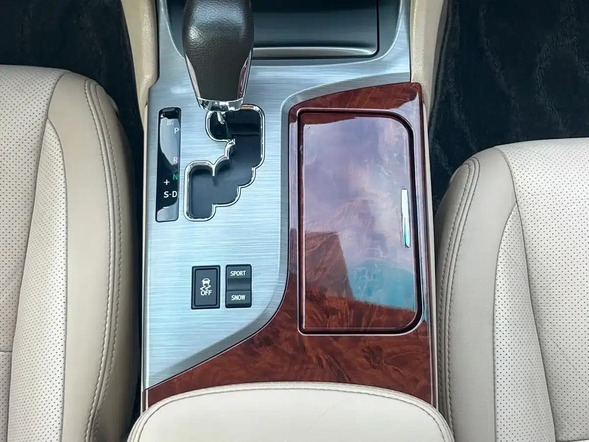 Crown 2012 2.5L Royal Navigation Edition — миниатюра 13