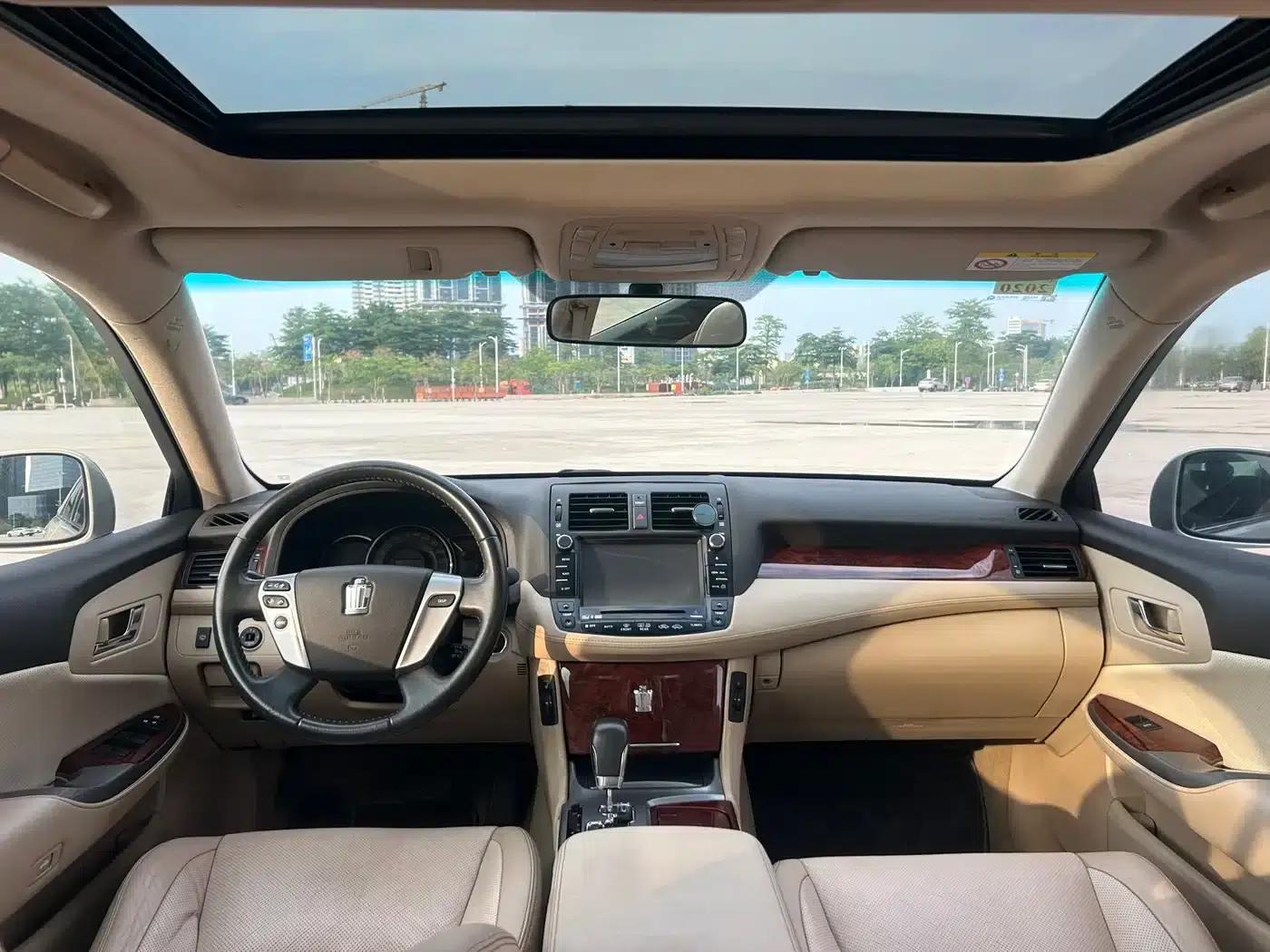 Crown 2012 2.5L Royal Navigation Edition — миниатюра 15