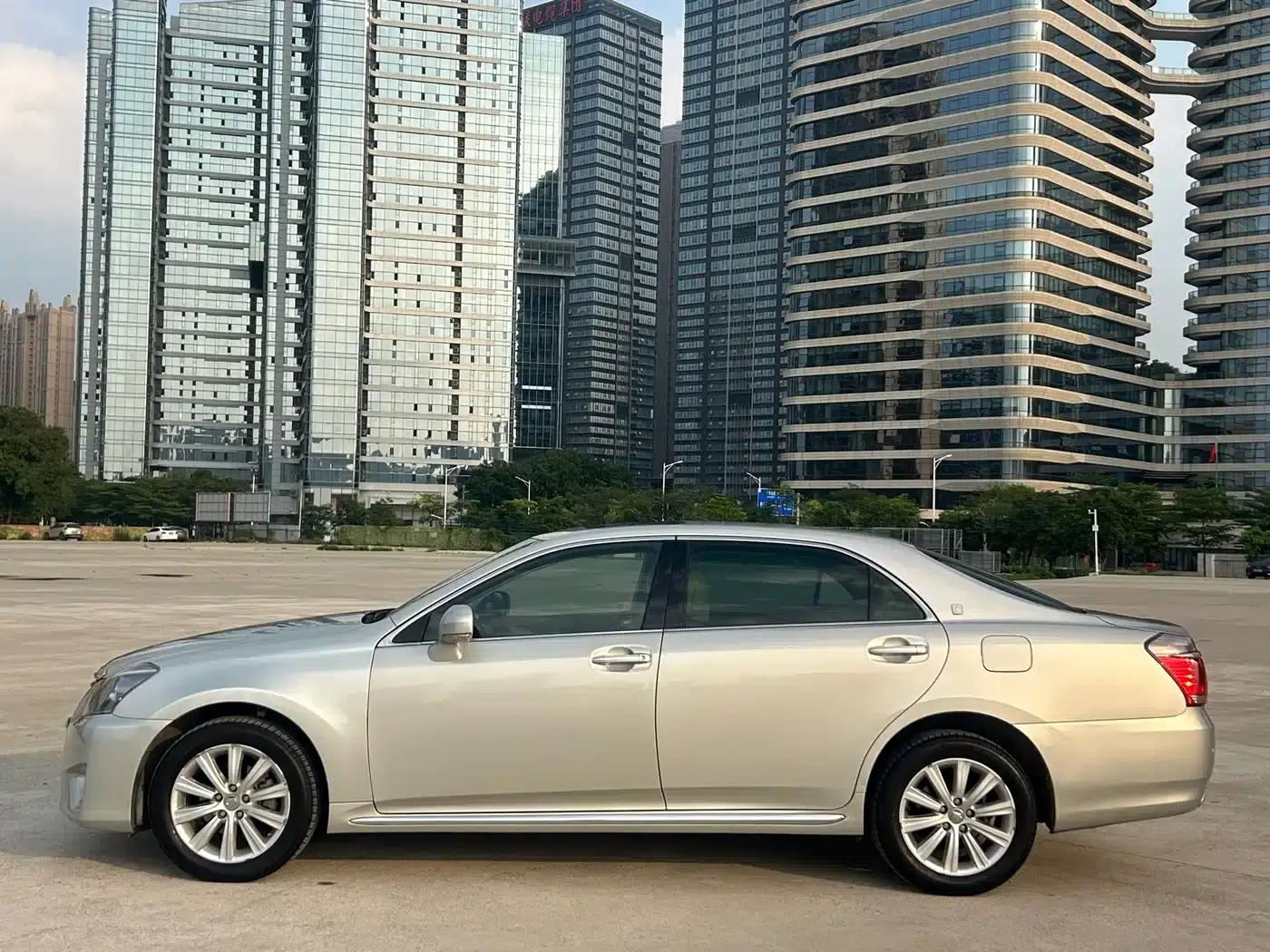 Crown 2012 2.5L Royal Navigation Edition — миниатюра 5
