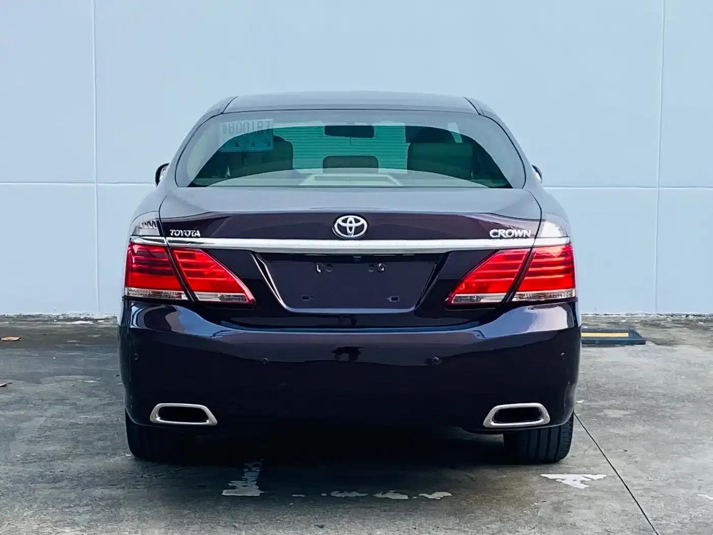 Crown 2012 2.5L Royal Leather Edition — миниатюра 11
