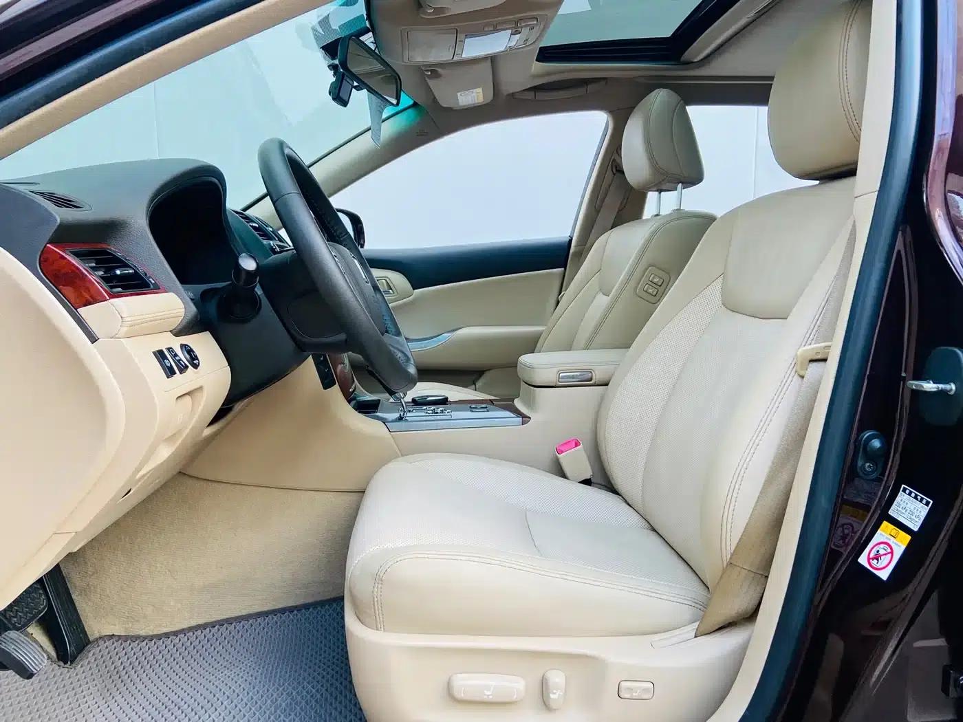 Crown 2012 2.5L Royal Leather Edition — миниатюра 13