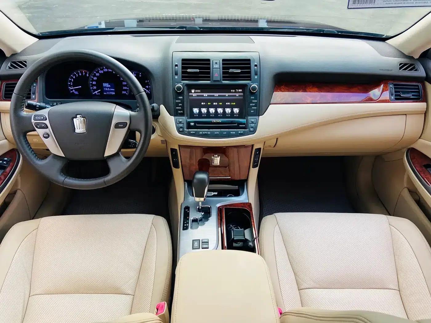 Crown 2012 2.5L Royal Leather Edition — миниатюра 20