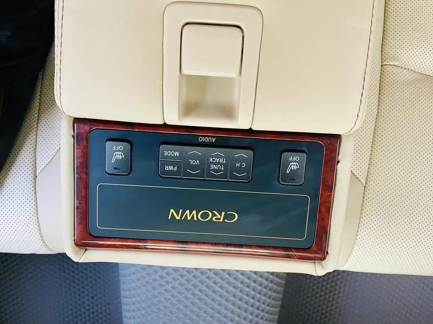 Crown 2012 2.5L Royal Leather Edition — миниатюра 23