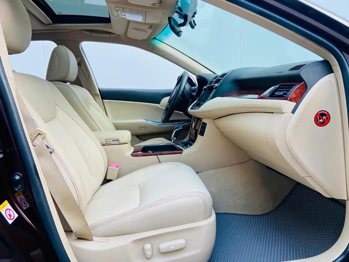 Crown 2012 2.5L Royal Leather Edition — миниатюра 24