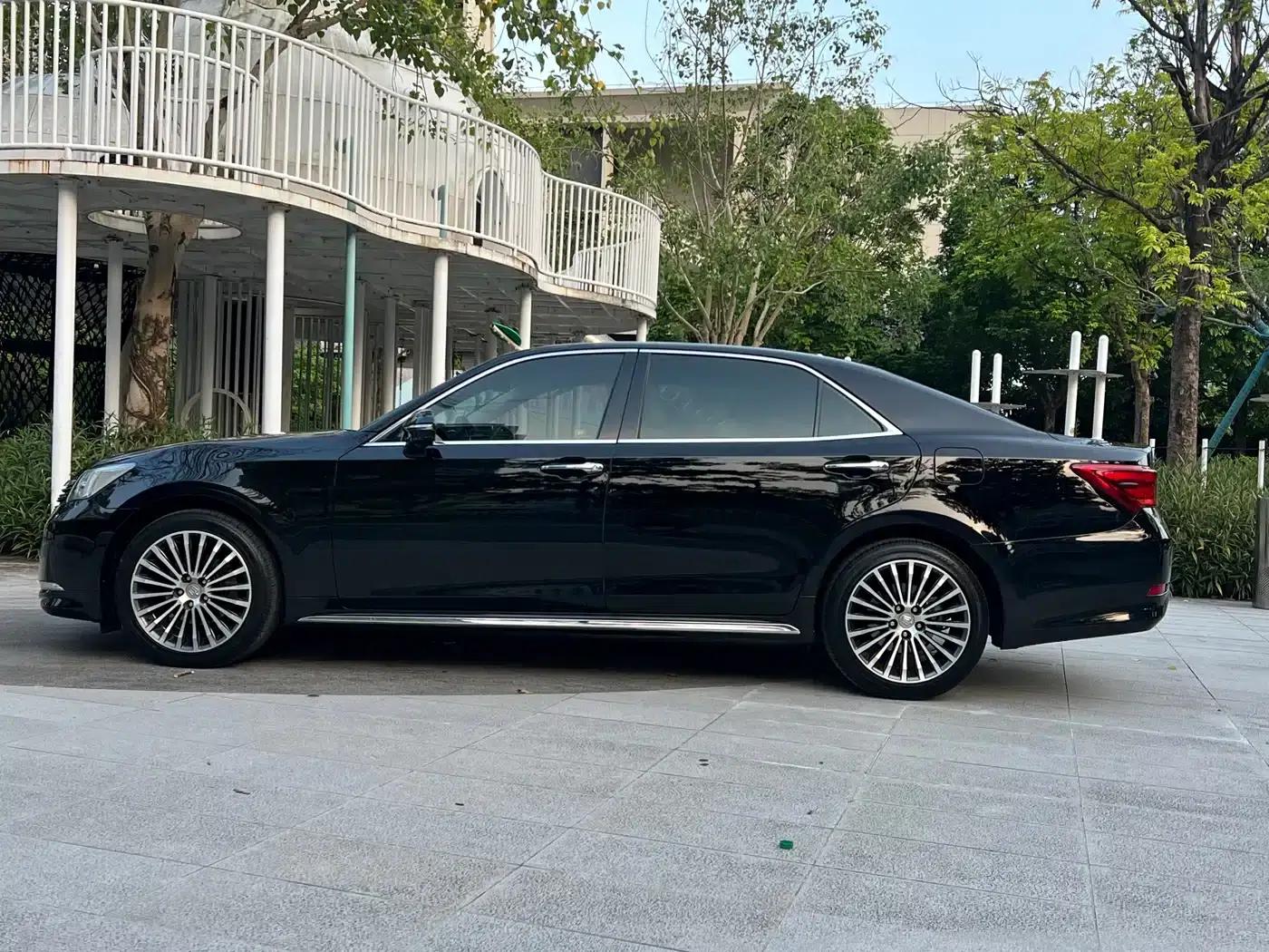 Crown 2018 2.0T Elite Edition — миниатюра 7