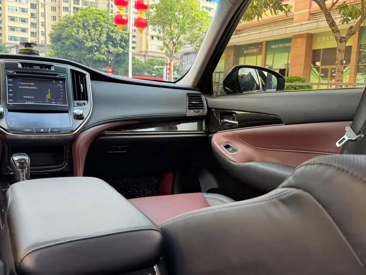 Crown 2018 2.0T Sport Edition — миниатюра 12